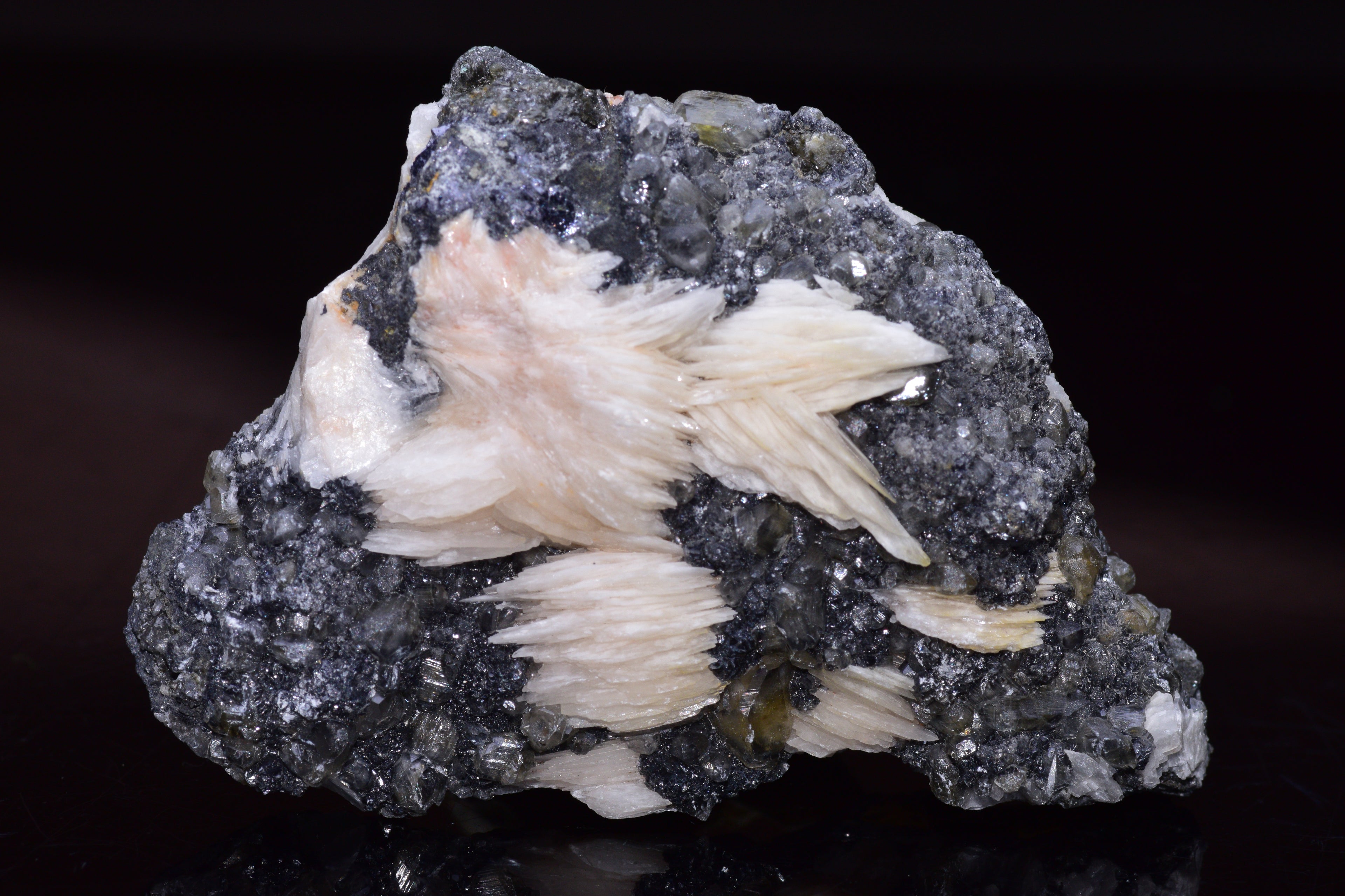 Cerussite on barite - Mibladen district, Midelt province, Morocco