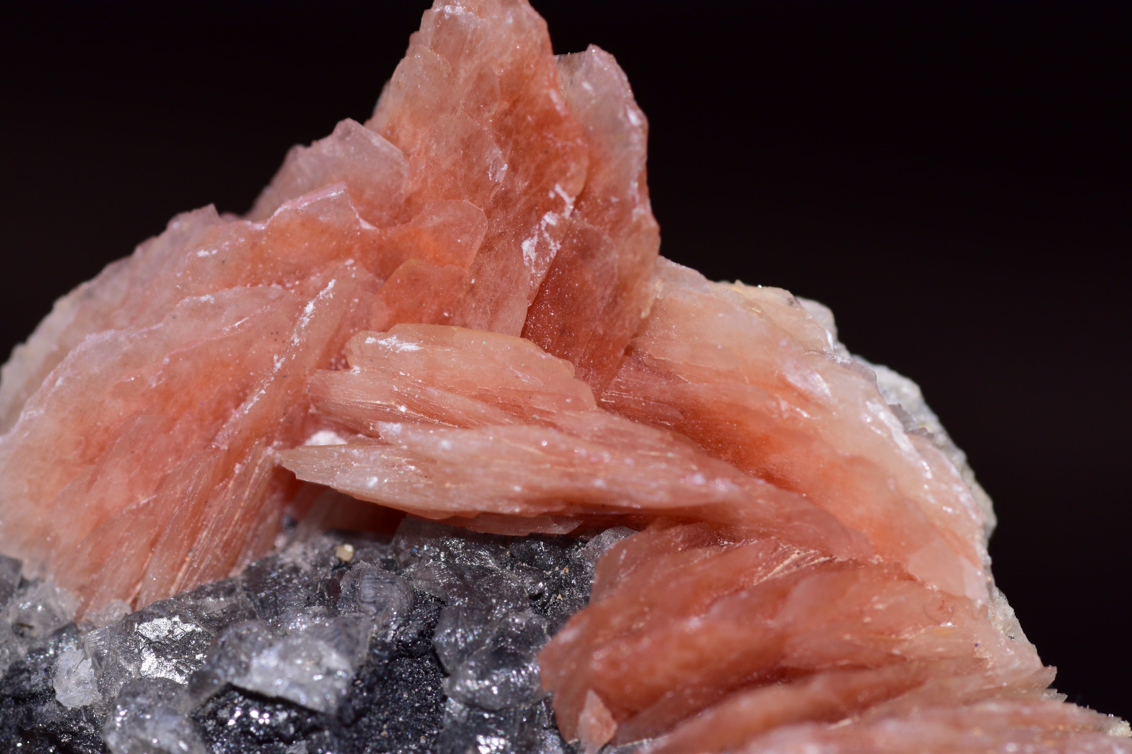 Cerussite on barite - Mibladen district, Midelt province, Morocco