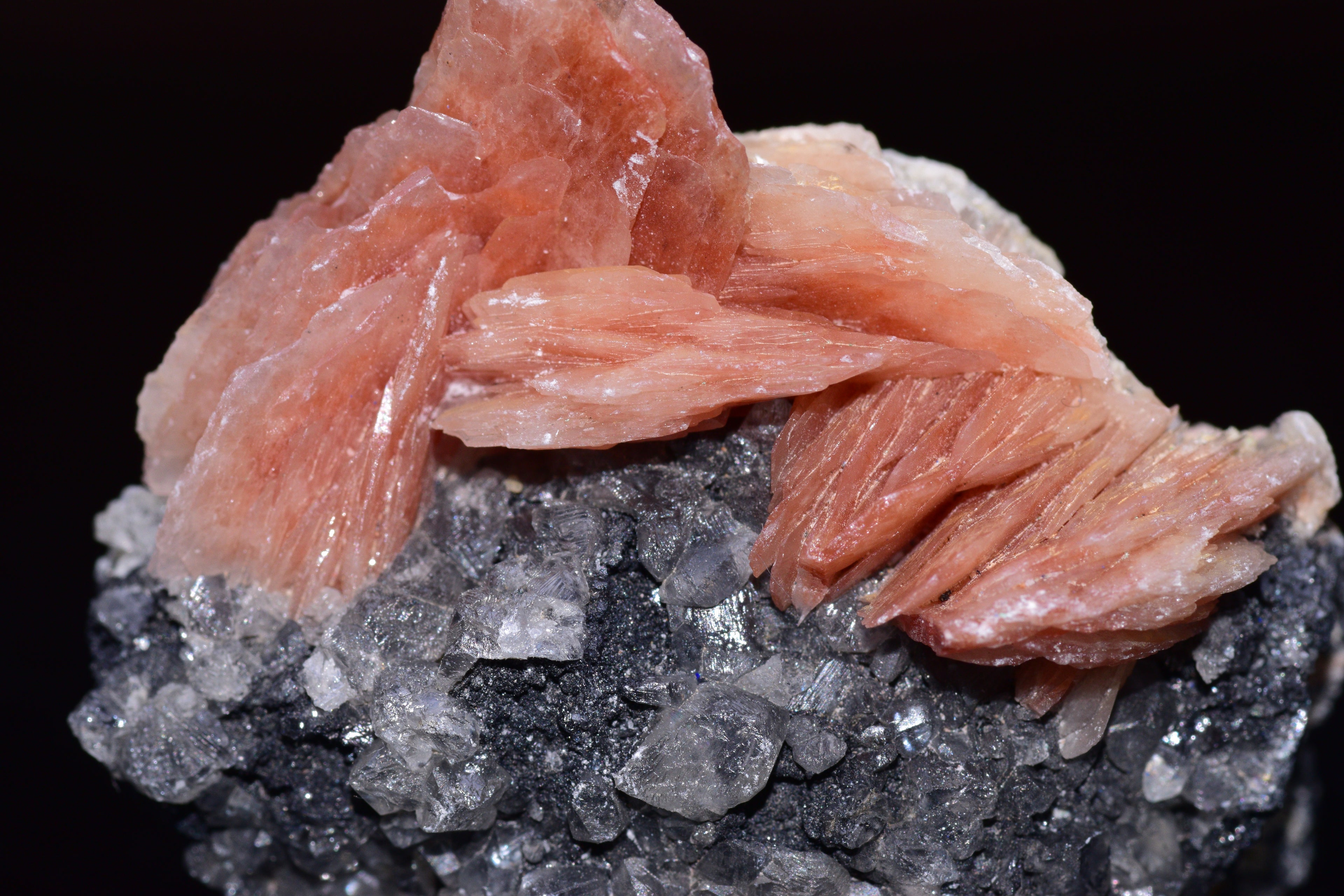 Cerussite on barite - Mibladen district, Midelt province, Morocco