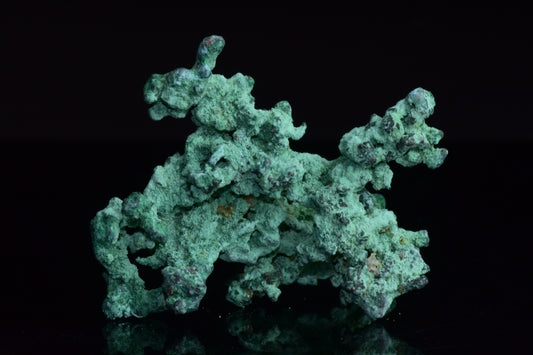 Natural copper crystal specimen from Morocco, 17 g, showcasing vibrant copper mineral formations and crystalline texture.