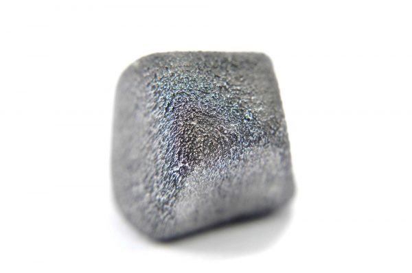 Iron meteorite 16.7 gram macro photography 04