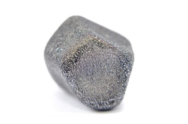 Iron meteorite 16.7 gram macro photography 01