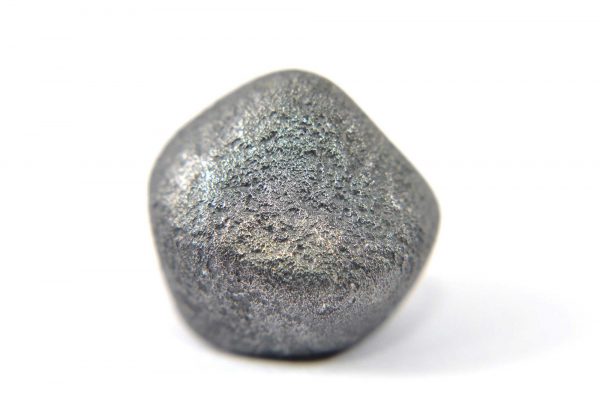 Iron meteorite 16.4 gram macro photography 01