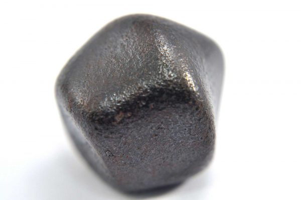 Iron meteorite 18.9 gram macro photography 03