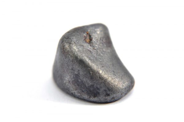 Iron meteorite 5.1 gram macro photography 05