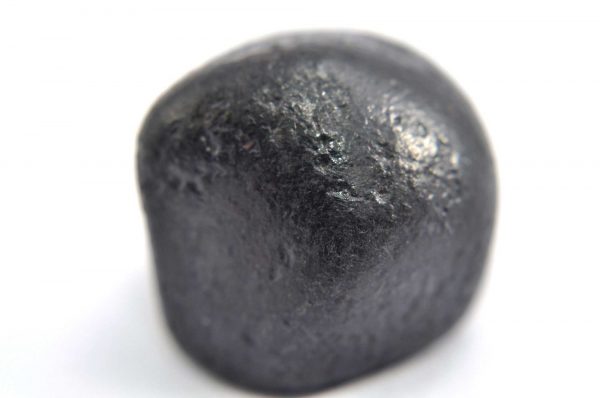Iron meteorite 22.5 gram macro photography 01