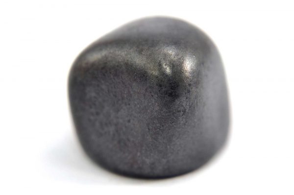 Iron meteorite 15.4 gram macro photography 02