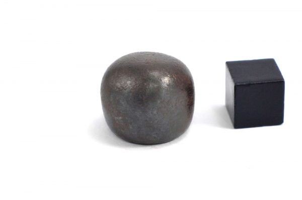 Iron meteorite 24.2 gram wide photography 14