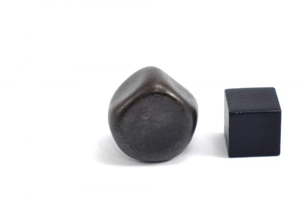 Iron meteorite 19.5 gram wide photography 11