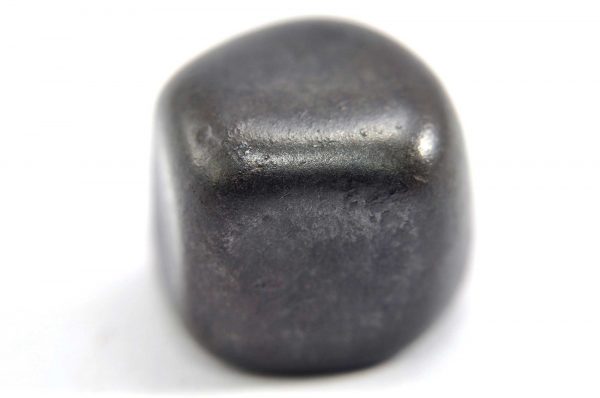 Iron meteorite 19.5 gram macro photography 05