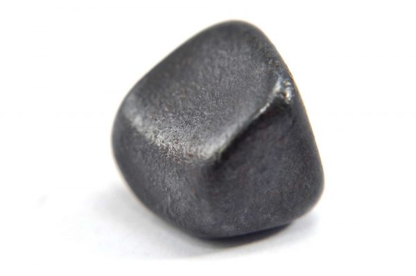 Iron meteorite 9.3 gram macro photography 04