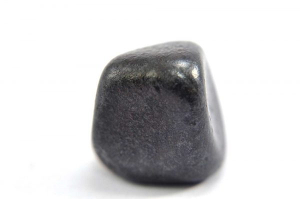 Iron meteorite 9.3 gram macro photography 02