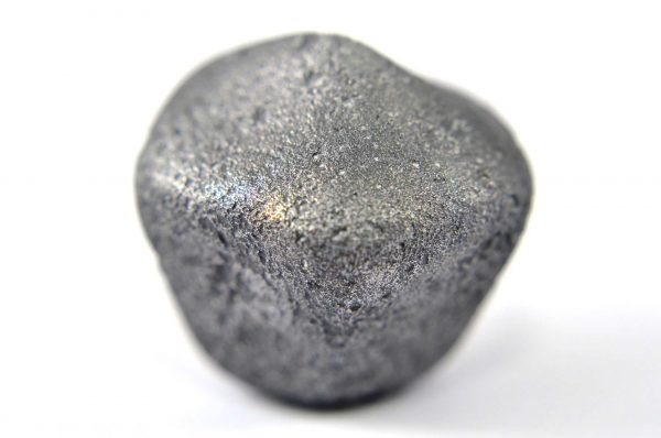 Iron meteorite 18.9 gram macro photography 02