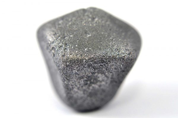 Iron meteorite 18.9 gram macro photography 01