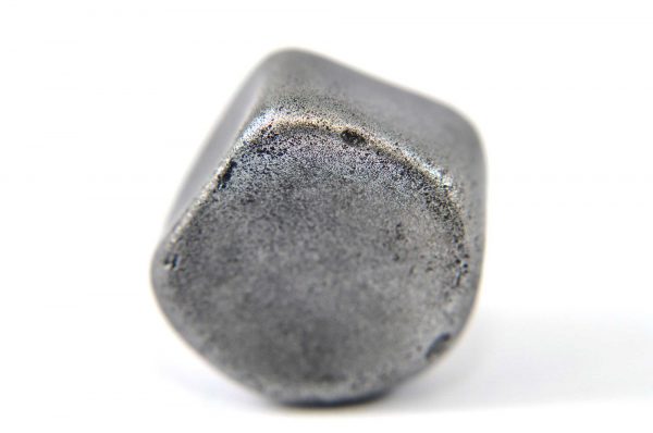 Iron meteorite 16.8 gram macro photography 04