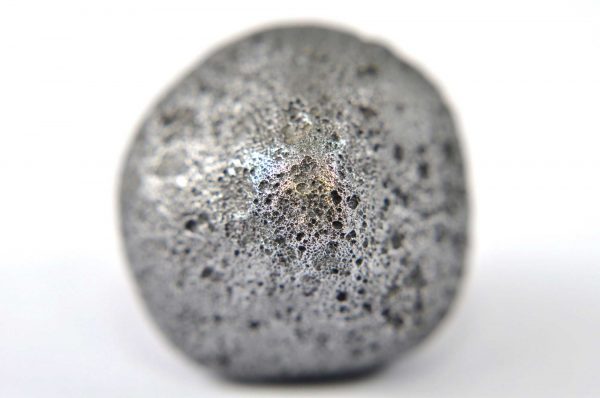 Iron meteorite 20.7 gram macro photography 01