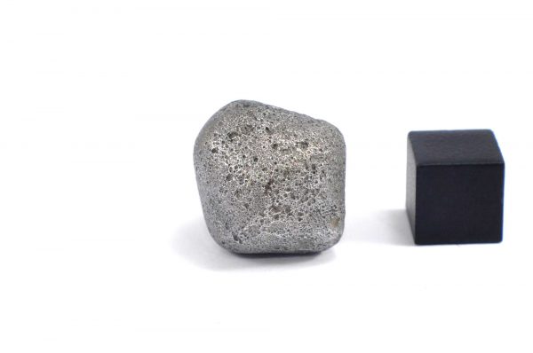 Iron meteorite 20.7 gram wide photography 08
