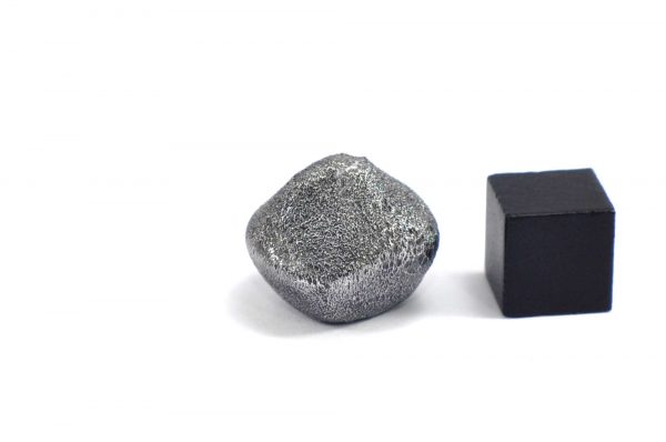 Iron meteorite 14.4 gram wide photography 07