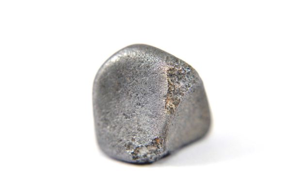 Iron meteorite 13.6 gram macro photography 02