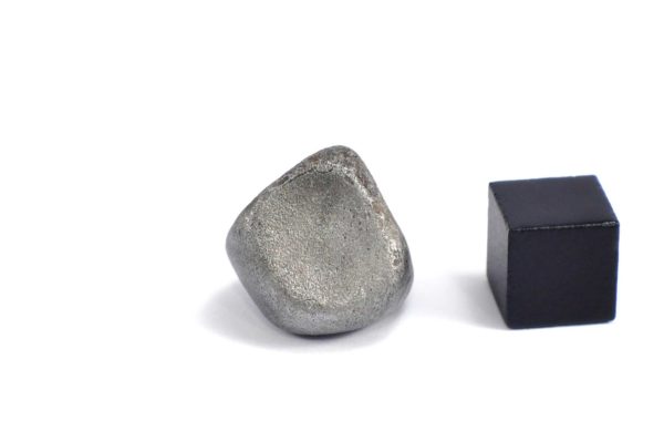 Iron meteorite 14.8 gram wide photography 11