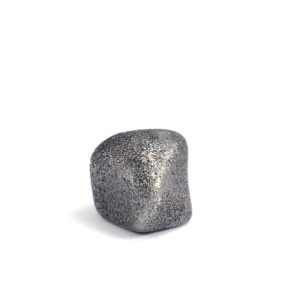 Iron meteorite 8.6 gram wide photography 03