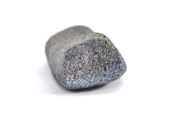 Iron meteorite 5.5 gram macro photography 15