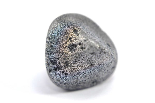 Iron meteorite 8.5 gram macro photography 12
