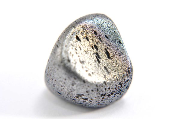 Iron meteorite 9.1 gram macro photography 03