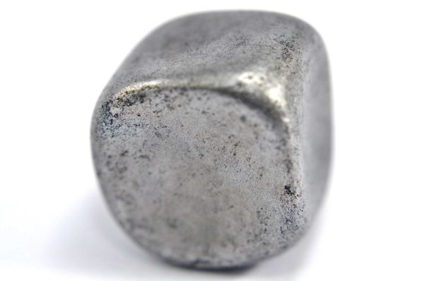 Iron meteorite 18.4 gram macro photography 03
