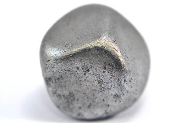 Iron meteorite 16.8 gram macro photography 04