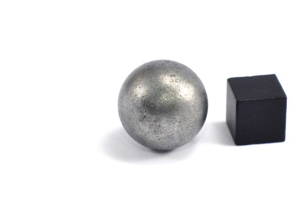 Iron meteorite 21.6 gram wide photography 13