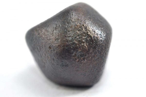 Iron meteorite 18.1 gram macro photography 07