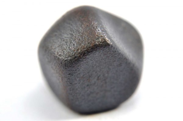 Iron meteorite 18.1 gram macro photography 02