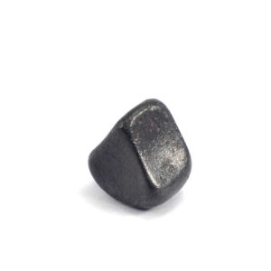 Iron meteorite 8.9 gram wide photography 01