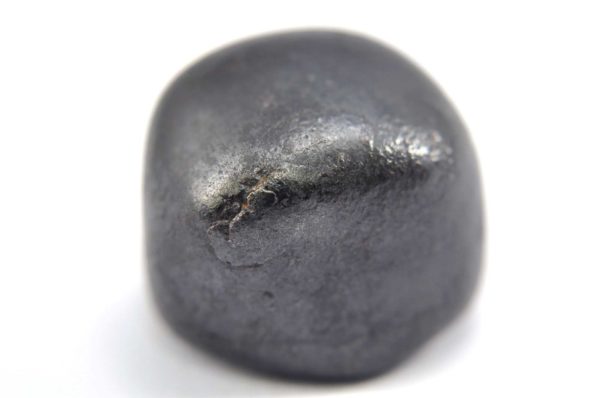 Iron meteorite 18.8 gram macro photography 02