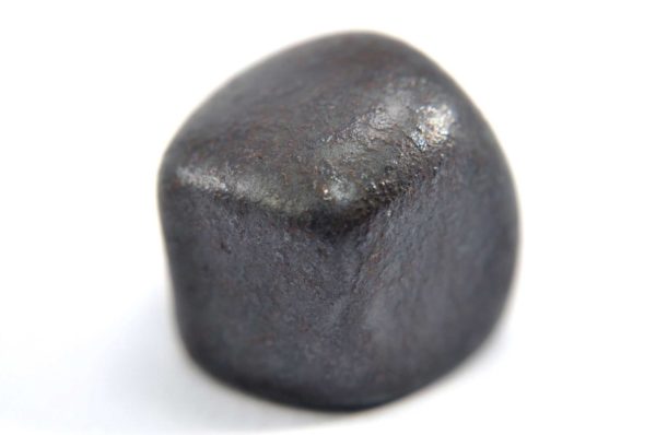 Iron meteorite 16.1 gram macro photography 08