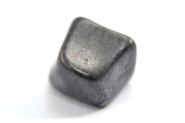 Iron meteorite 7.9 gram macro photography 05