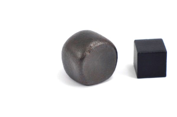 Iron meteorite 22.2 gram wide photography 09