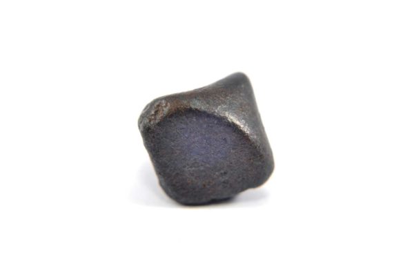Iron meteorite 5.4 gram macro photography 02