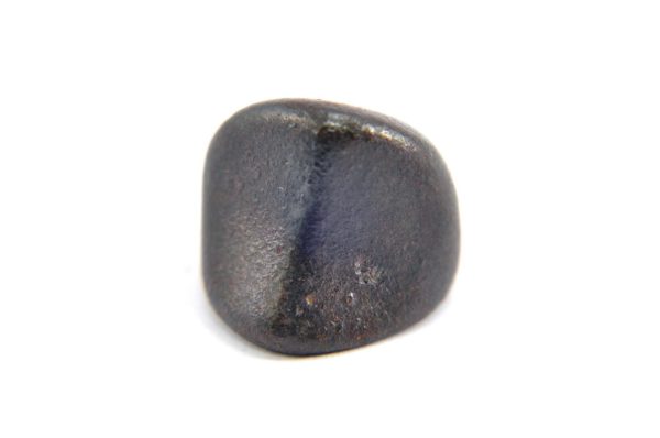 Iron meteorite 9.1 gram macro photography 01