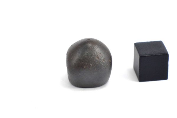Iron meteorite 17.4 gram wide photography 10