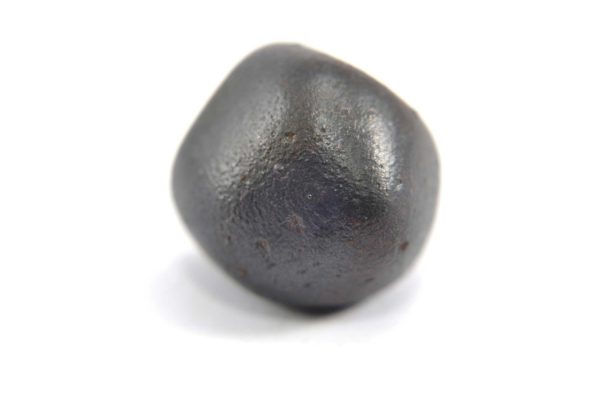Iron meteorite 17.4 gram macro photography 02