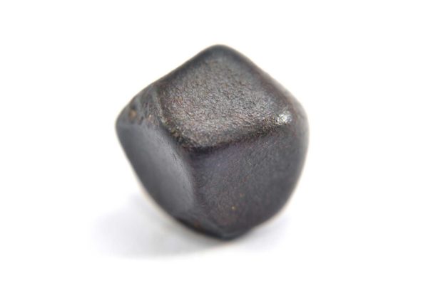 Iron meteorite 15.1 gram macro photography 01