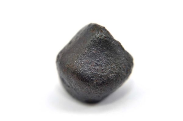 Iron meteorite 14.0 gram macro photography 01