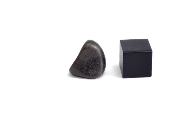 Iron meteorite 5.8 gram wide photography 12