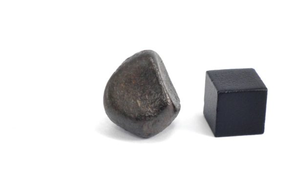 Iron meteorite 11.9 gram wide photography 17