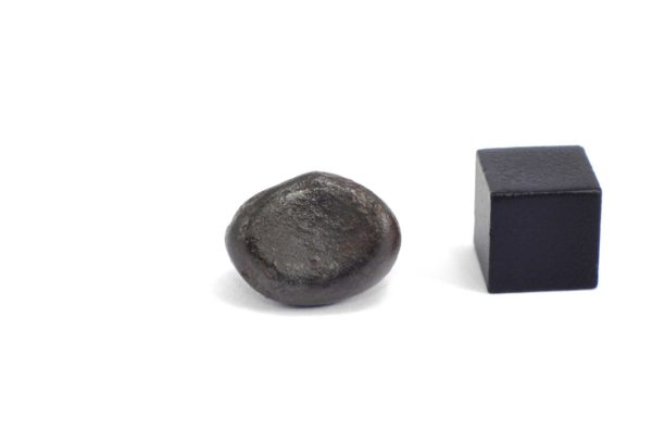 Iron meteorite 8.8 gram wide photography 14