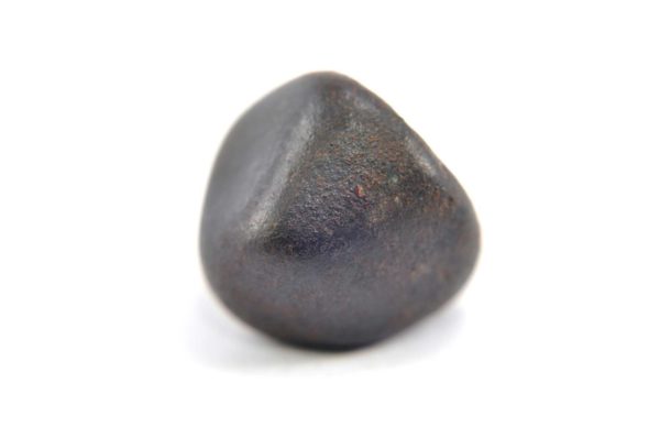Iron meteorite 13.6 gram macro photography 01