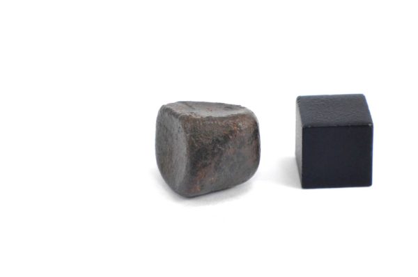 Iron meteorite 11.2 gram wide photography 17