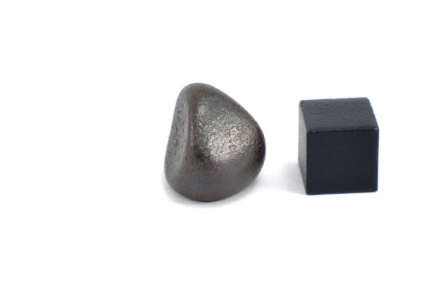 Iron meteorite 10.8 gram wide photography 22